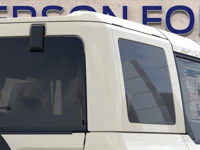 Vehicle photo 25