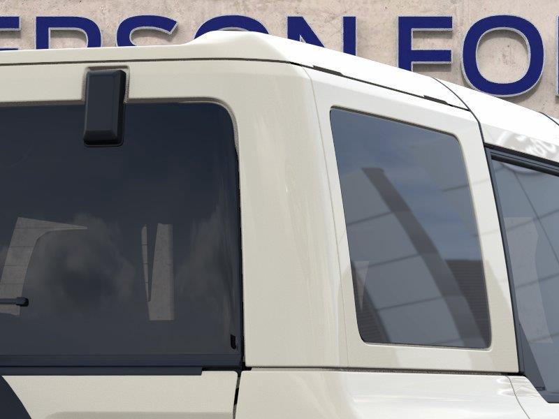 Vehicle photo 25