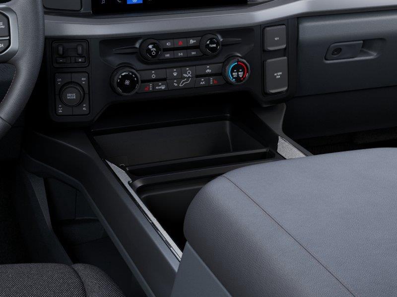 Vehicle photo 15