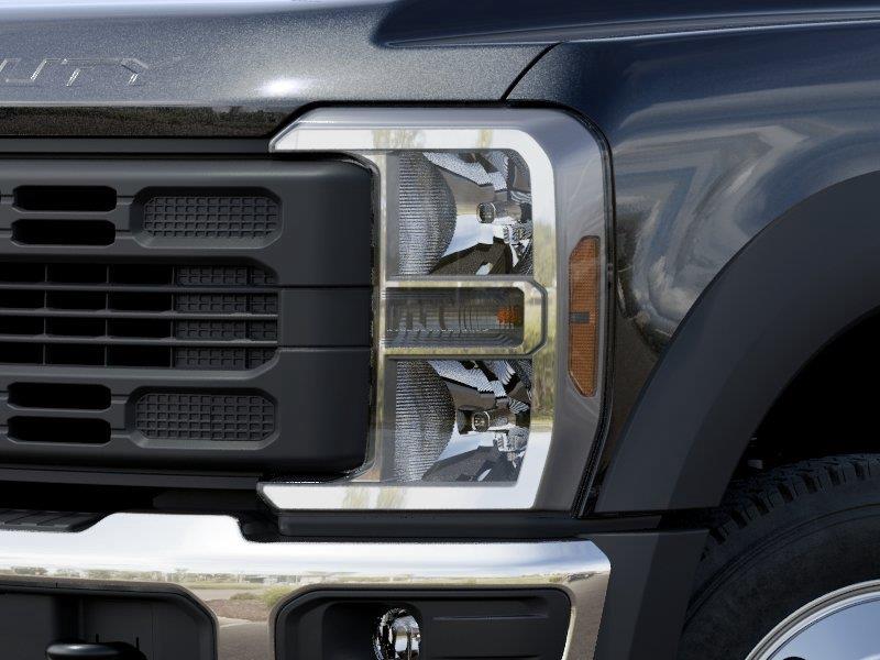 Vehicle photo 18
