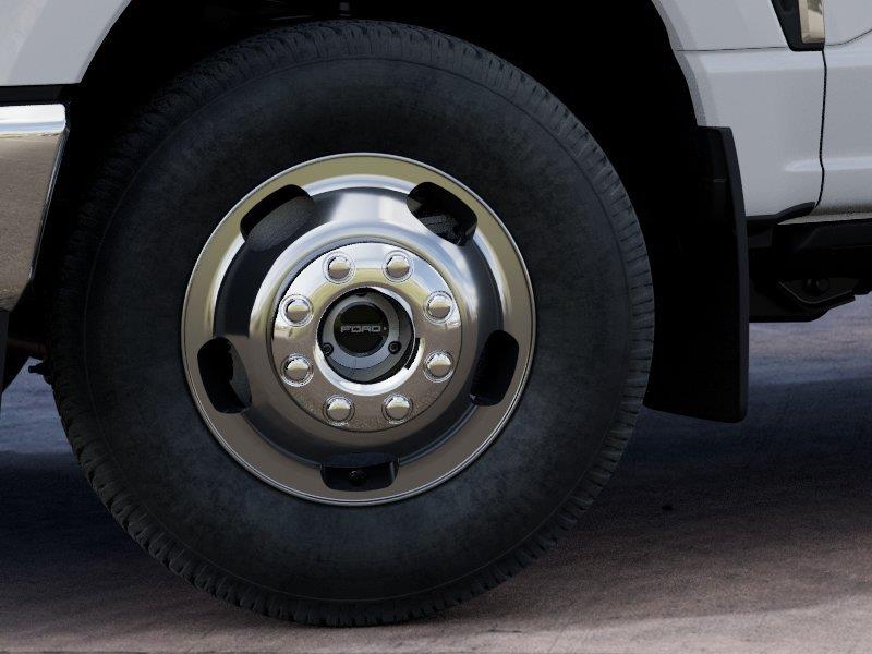 Vehicle photo 19