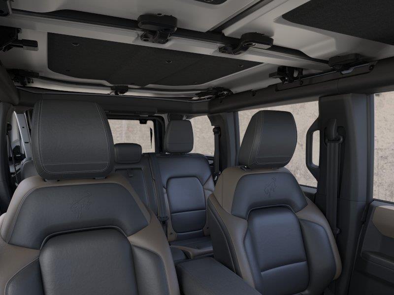 Vehicle photo 12