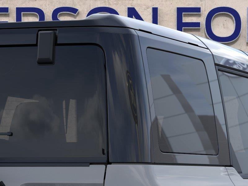 Vehicle photo 25
