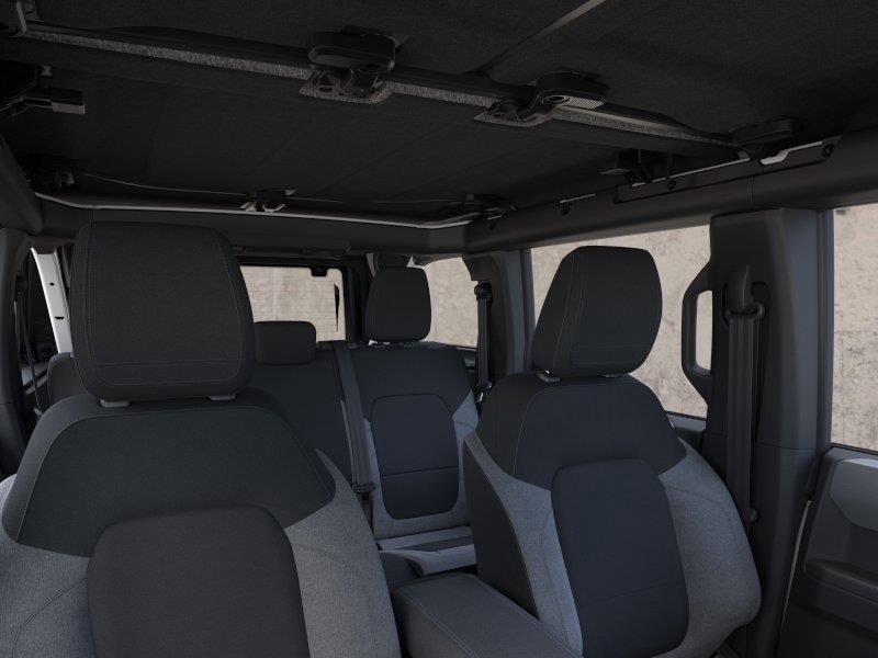 Vehicle photo 12