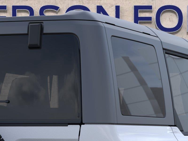 Vehicle photo 25
