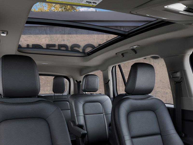 Vehicle photo 22