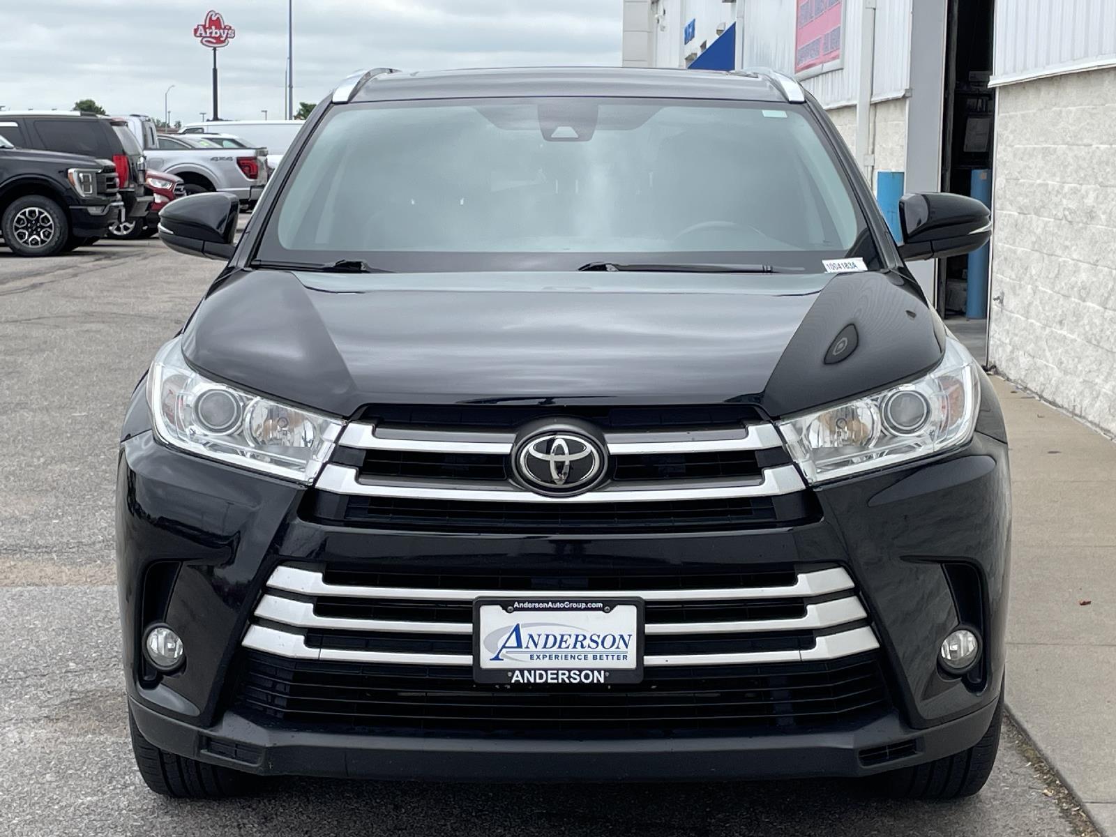 Used 2018 Toyota Highlander XLE SUV for sale in Lincoln NE