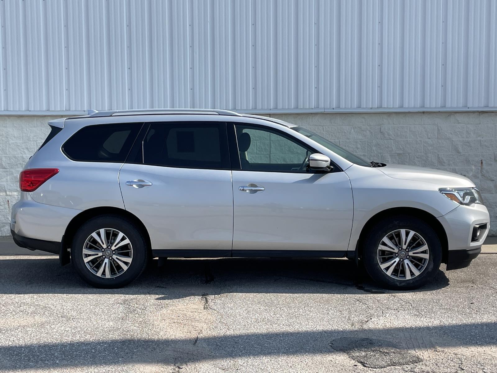 Used 2020 Nissan Pathfinder S SUV for sale in Lincoln NE