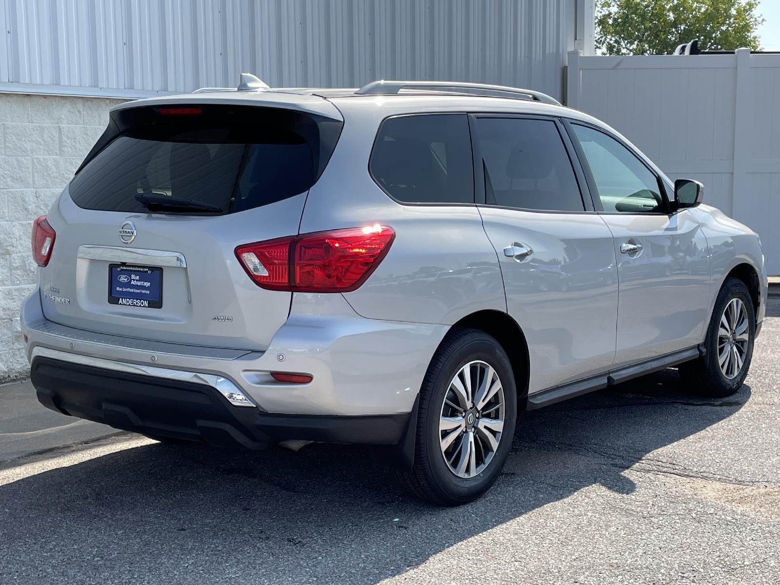 Used 2020 Nissan Pathfinder S SUV for sale in Lincoln NE