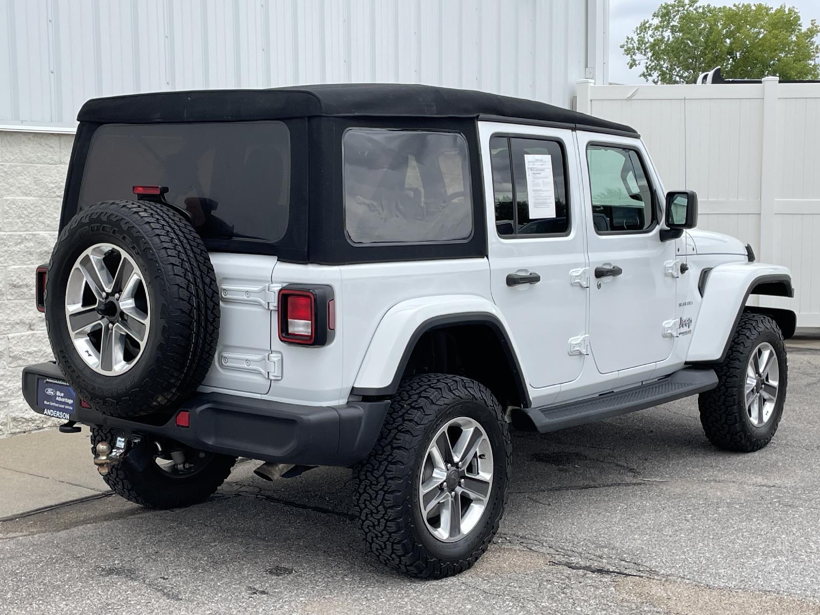 Used 2018 Jeep Wrangler Unlimited Sahara SUV for sale in Lincoln NE