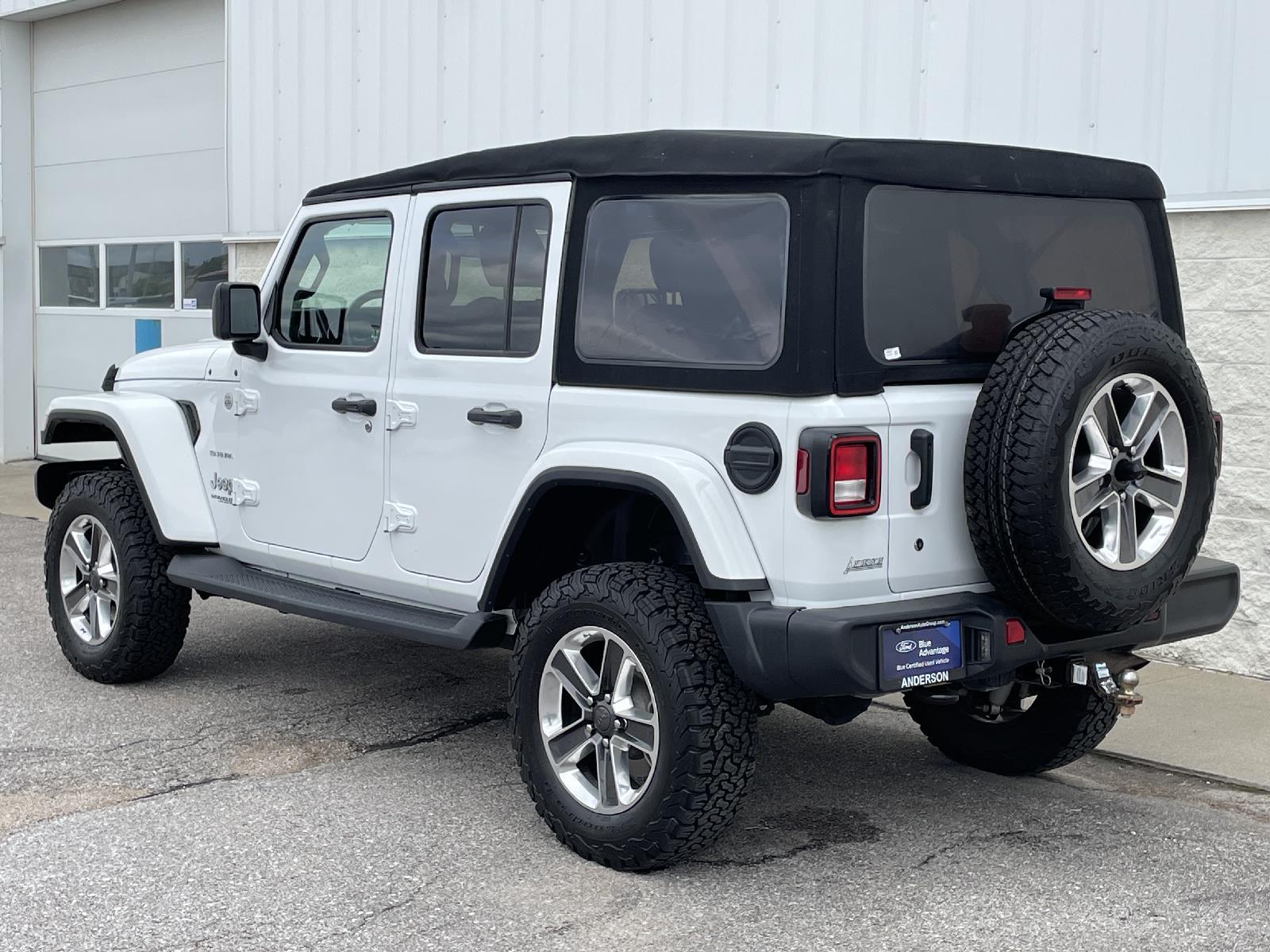 Used 2018 Jeep Wrangler Unlimited Sahara SUV for sale in Lincoln NE