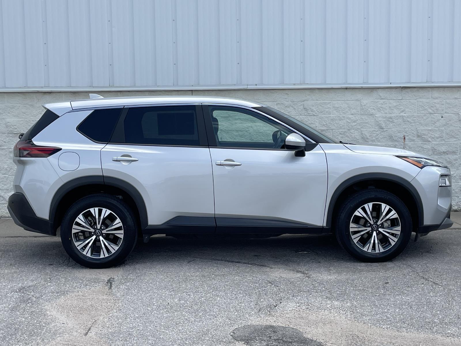 Used 2023 Nissan Rogue SV SUV for sale in Lincoln NE