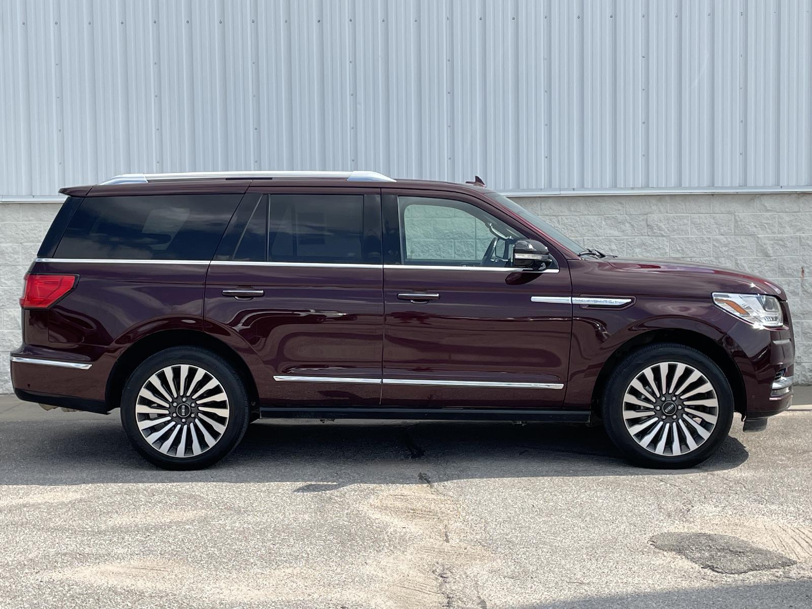 Used 2021 Lincoln Navigator Reserve SUV for sale in Lincoln NE