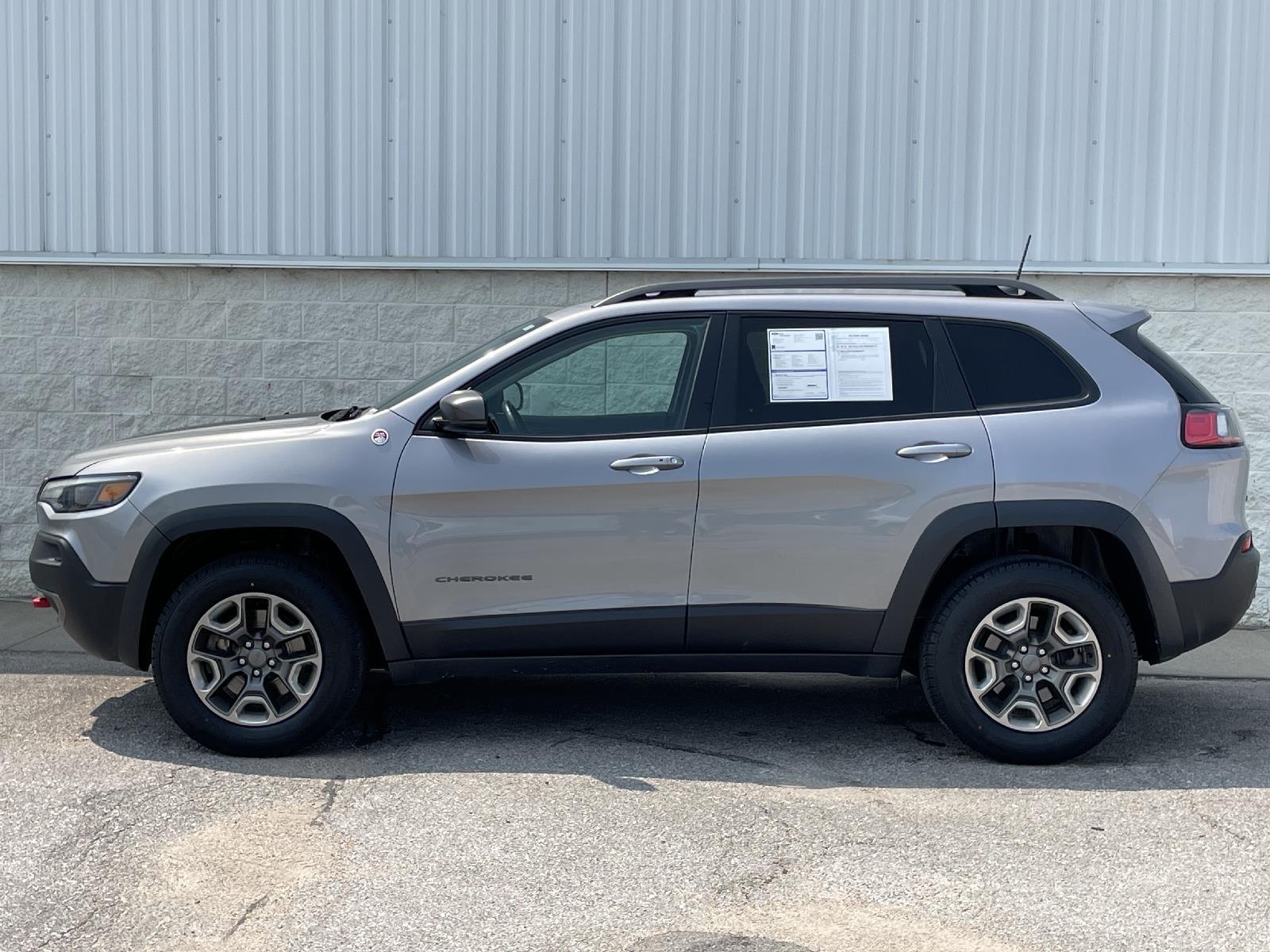 Used 2019 Jeep Cherokee Trailhawk SUV for sale in Lincoln NE