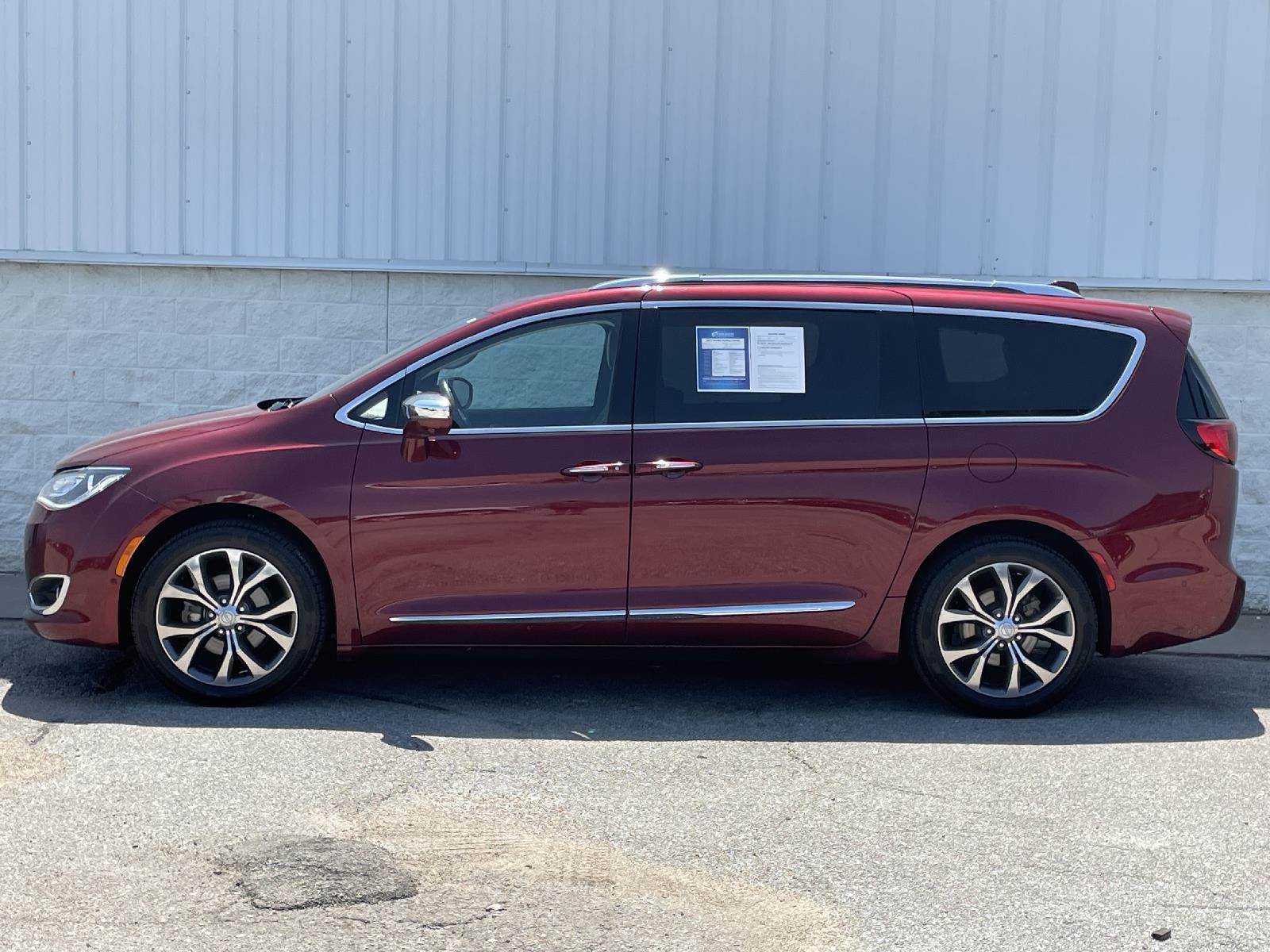 Used 2017 Chrysler Pacifica Limited Minivans for sale in Lincoln NE