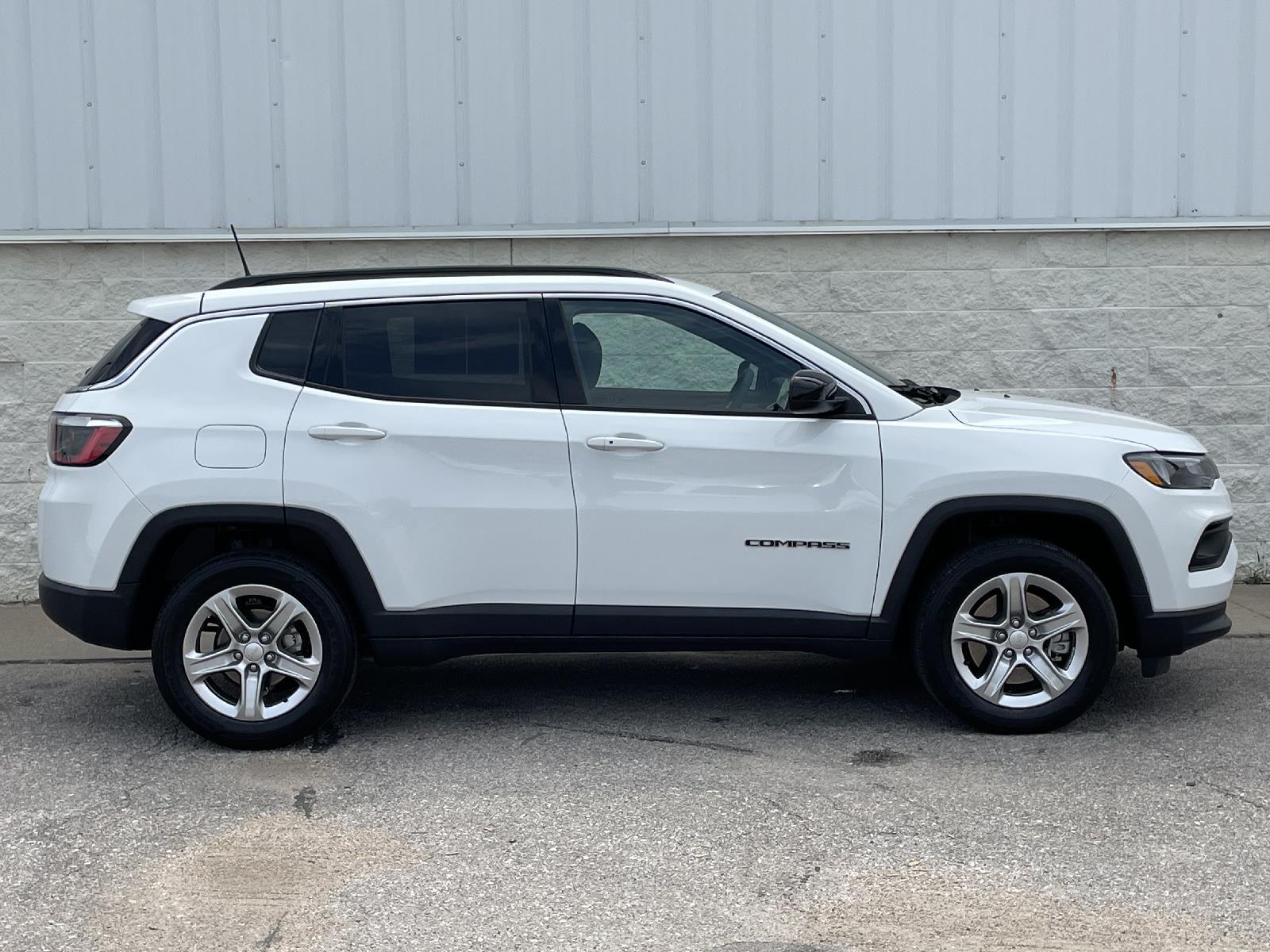 Used 2024 Jeep Compass Latitude SUV for sale in Lincoln NE