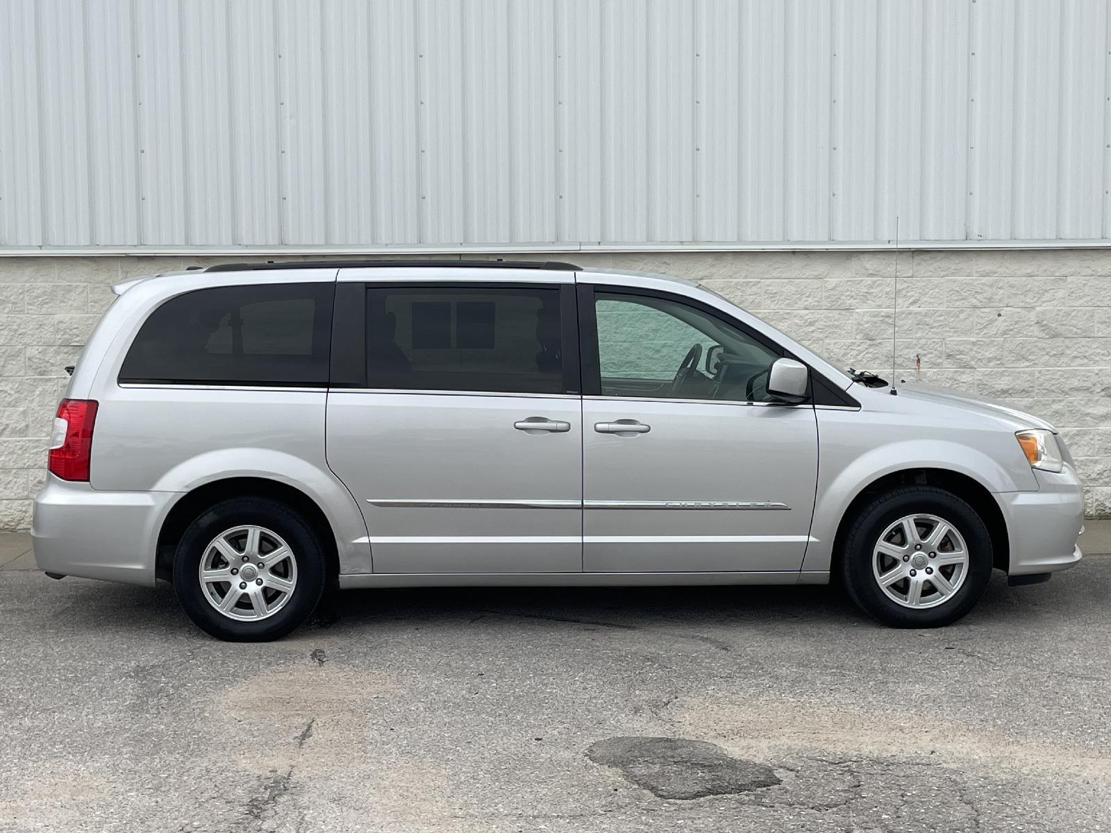 Used 2012 Chrysler Town And Country Touring 4 door for sale in Lincoln NE