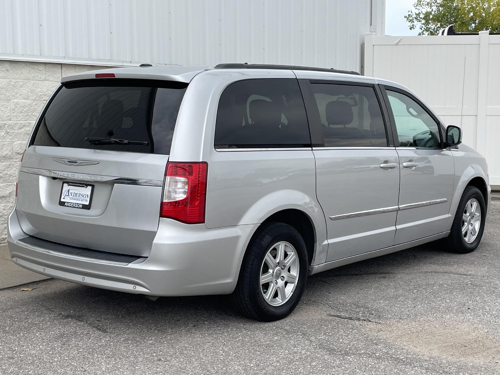 Used 2012 Chrysler Town And Country Touring 4 door for sale in Lincoln NE