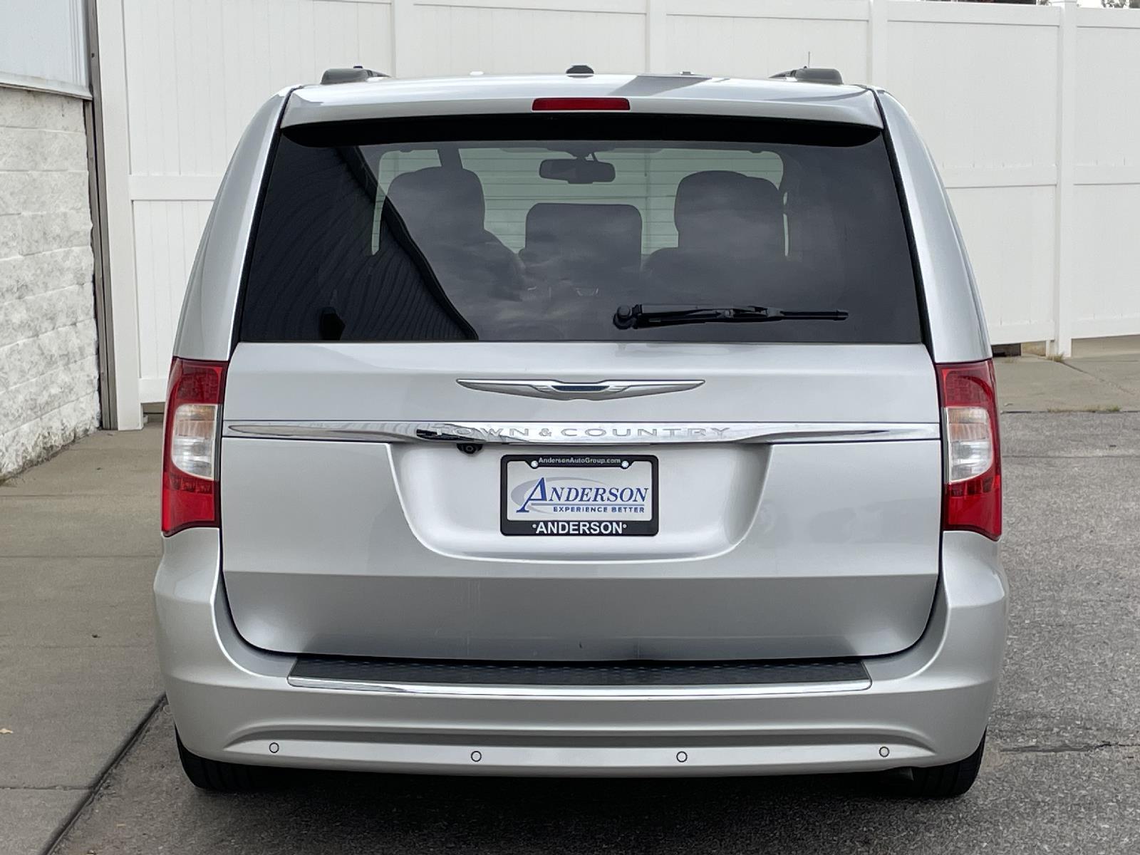 Used 2012 Chrysler Town And Country Touring 4 door for sale in Lincoln NE