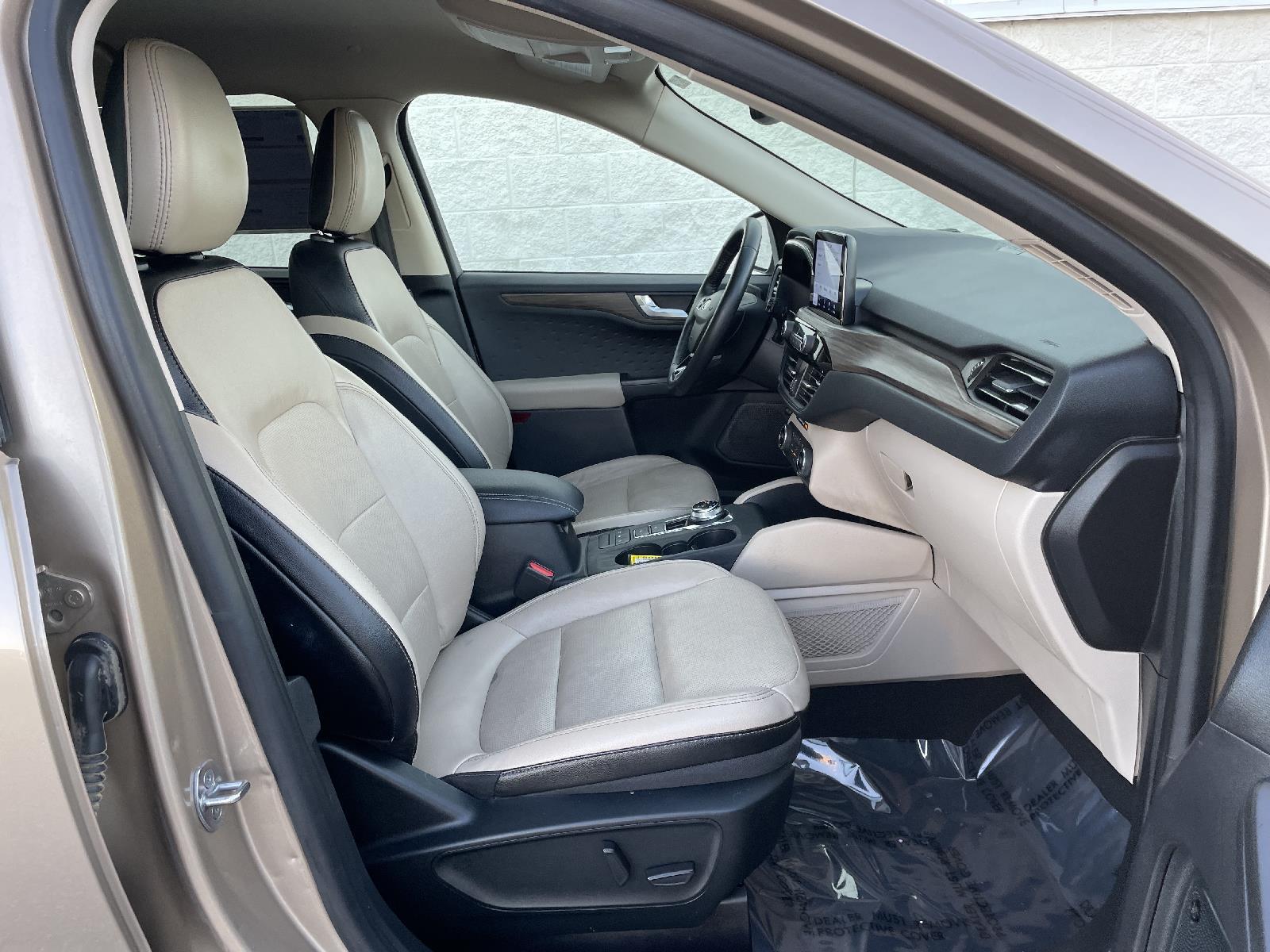 Used 2020 Ford Escape Titanium Hybrid SUV for sale in Lincoln NE