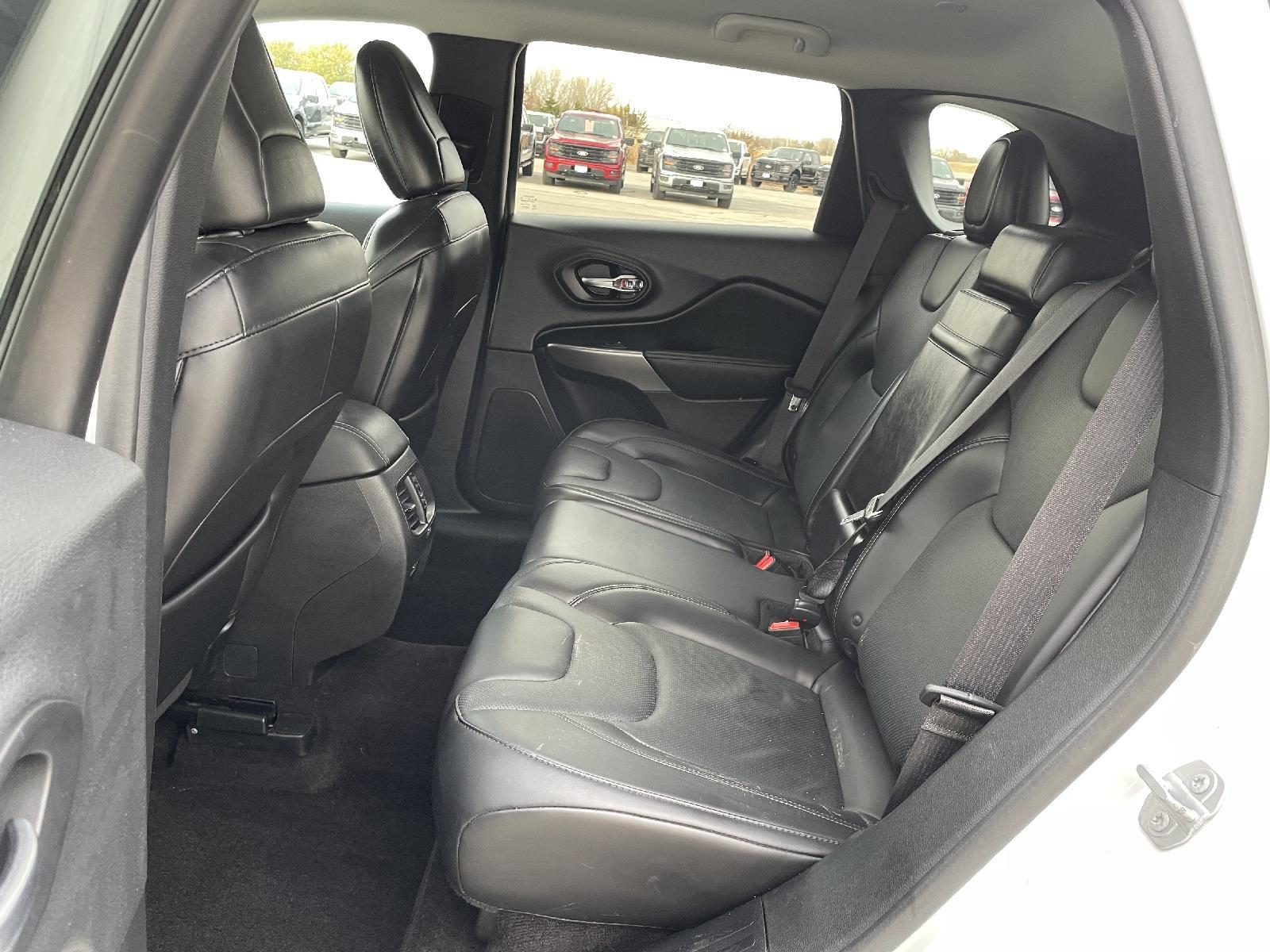 Used 2019 Jeep Cherokee Limited SUV for sale in Lincoln NE