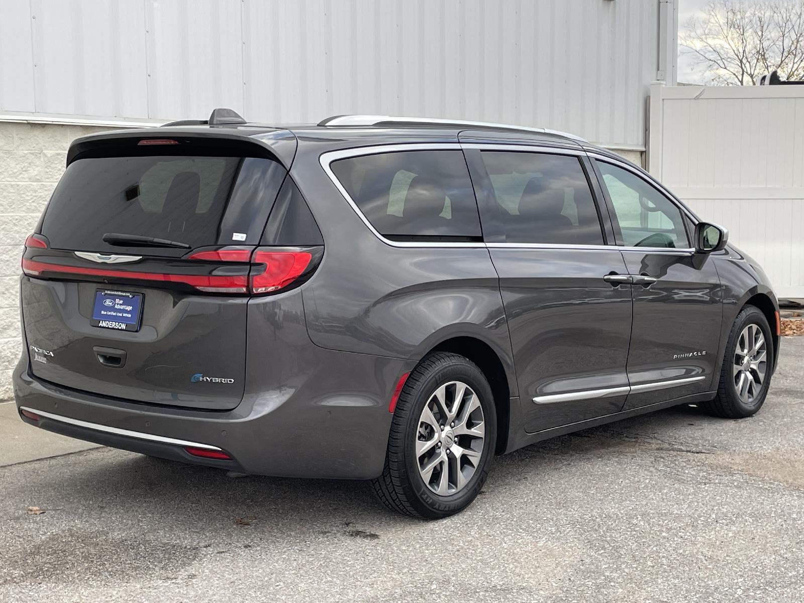 Used 2021 Chrysler Pacifica Hybrid Pinnacle Minivans for sale in Lincoln NE