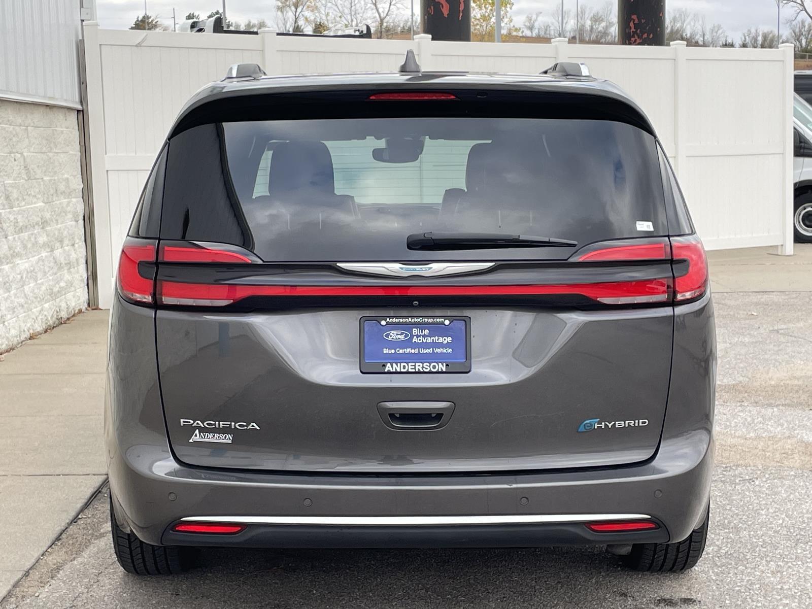 Used 2021 Chrysler Pacifica Hybrid Pinnacle Minivans for sale in Lincoln NE