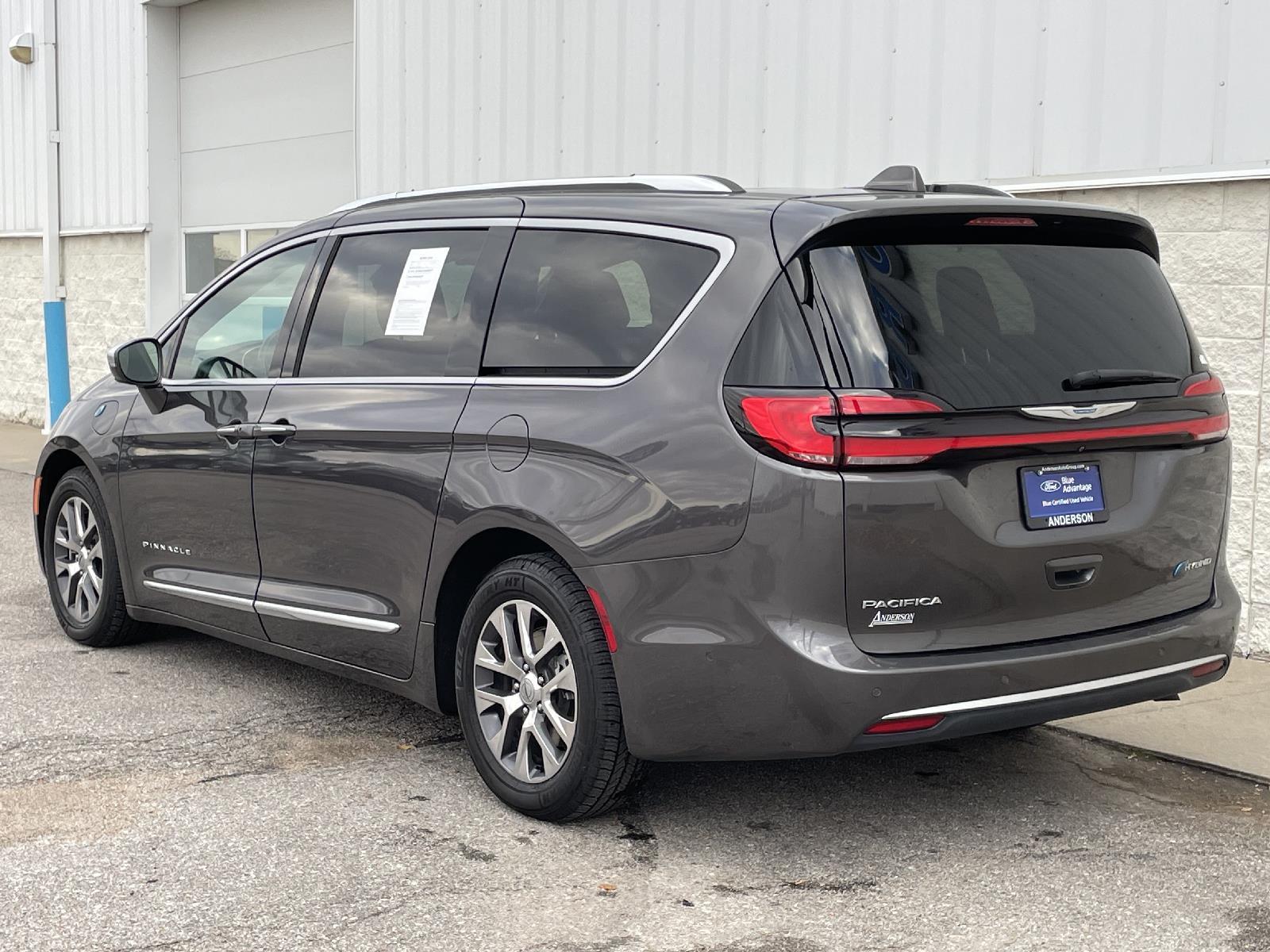 Used 2021 Chrysler Pacifica Hybrid Pinnacle Minivans for sale in Lincoln NE