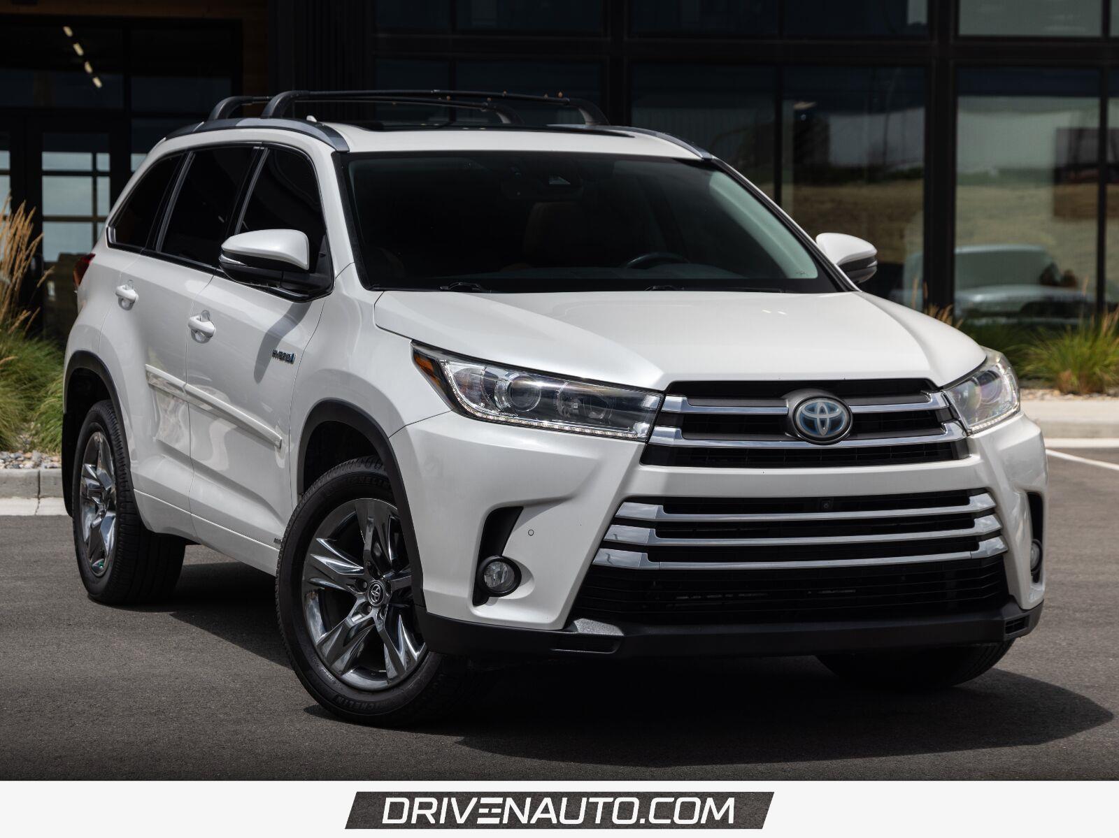 White (Blizzard Pearl) 2017 Toyota Highlander Hybrid SUV / Crossover All-Wheel Drive Continuously Variable Transmission