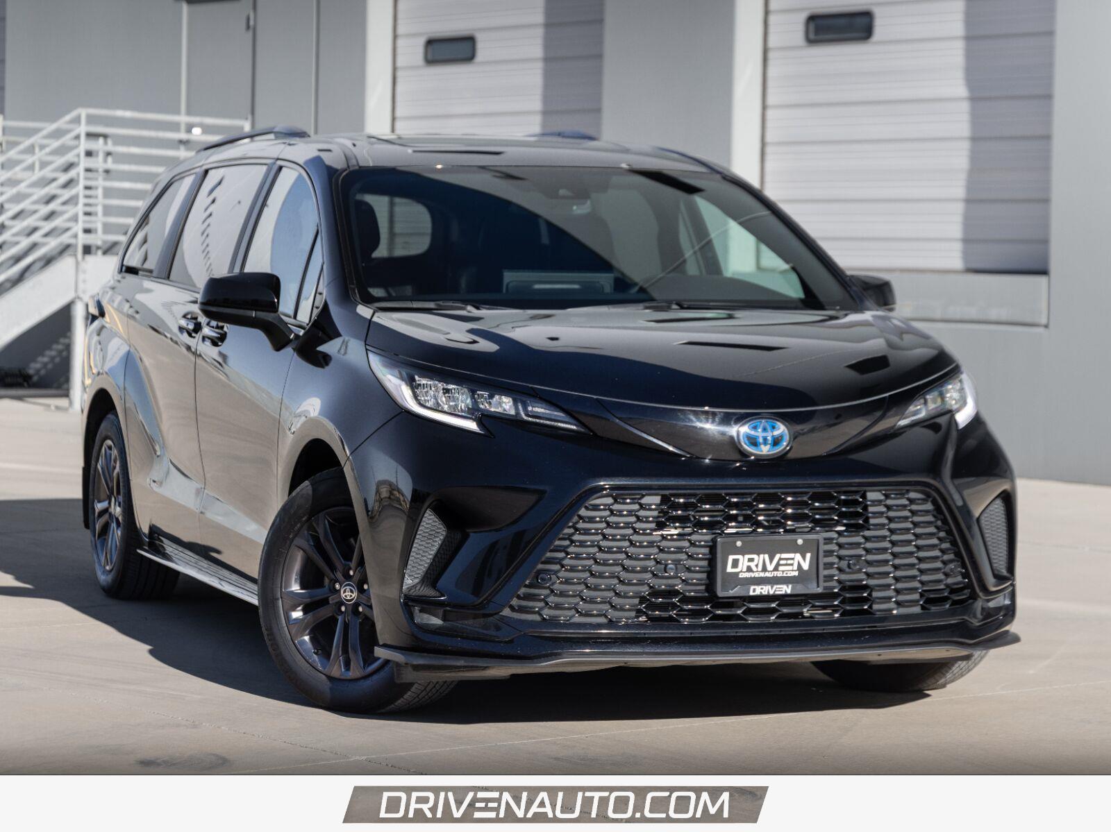 2025 Toyota Sienna XSE 7-Passenger AWD