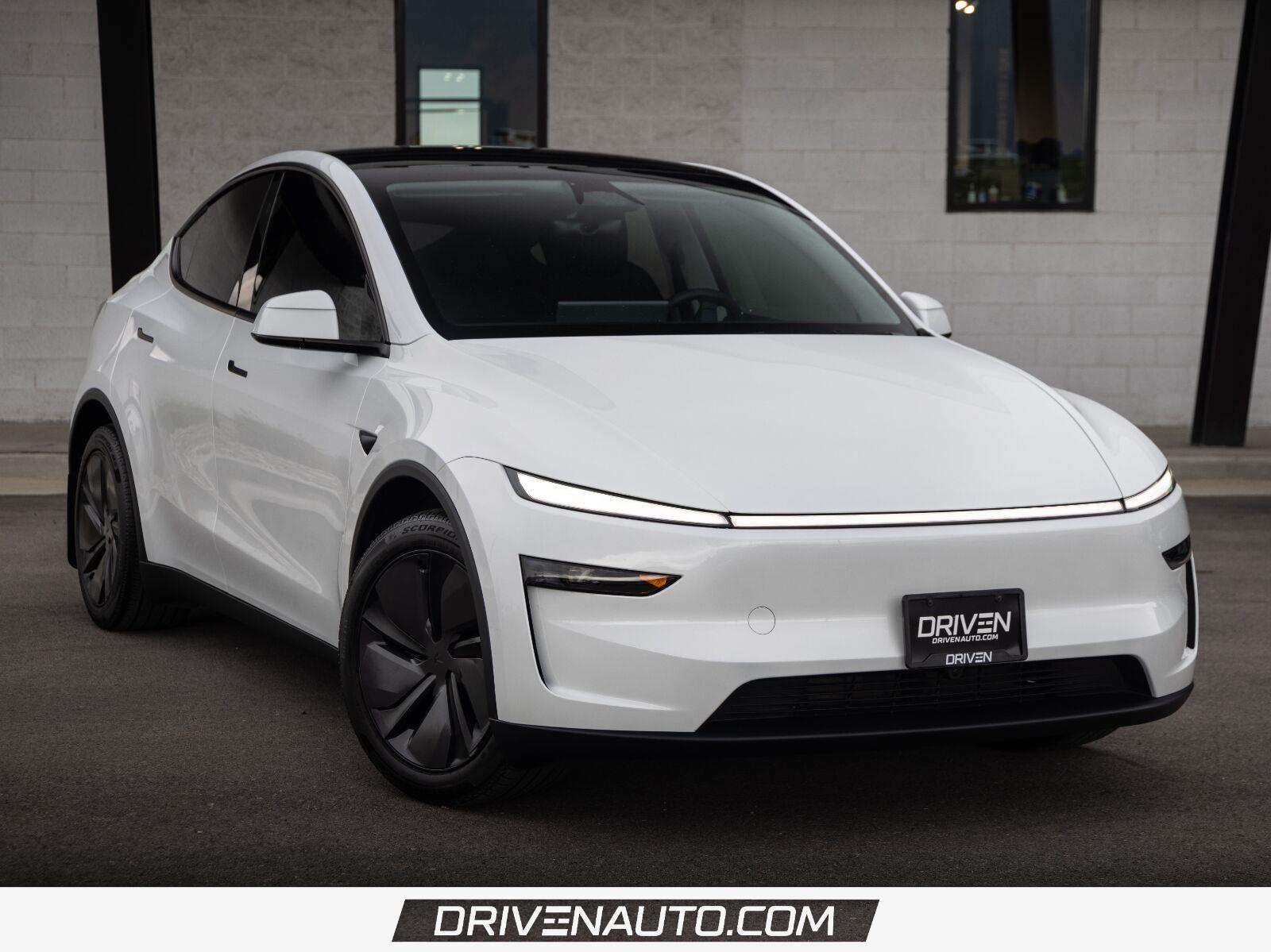 Pearl White Multi-Coat 2026 Tesla Model Y SUV / Crossover All-Wheel Drive Automatic