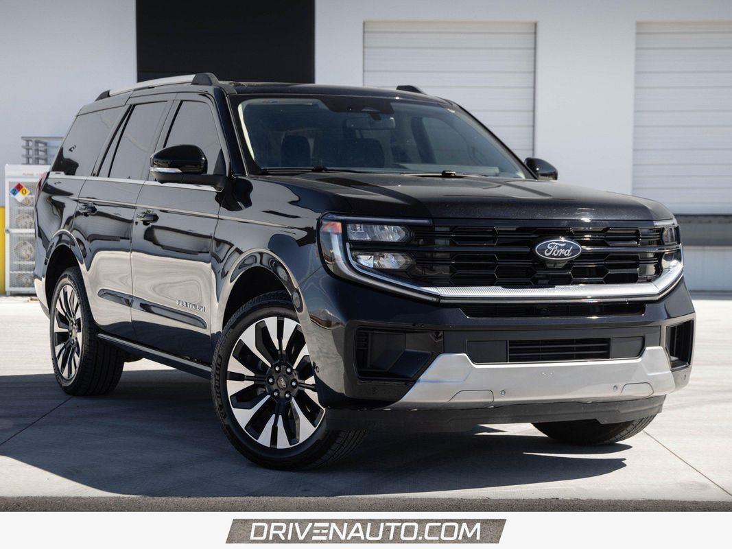  2025 Ford Expedition Platinum 4WD   