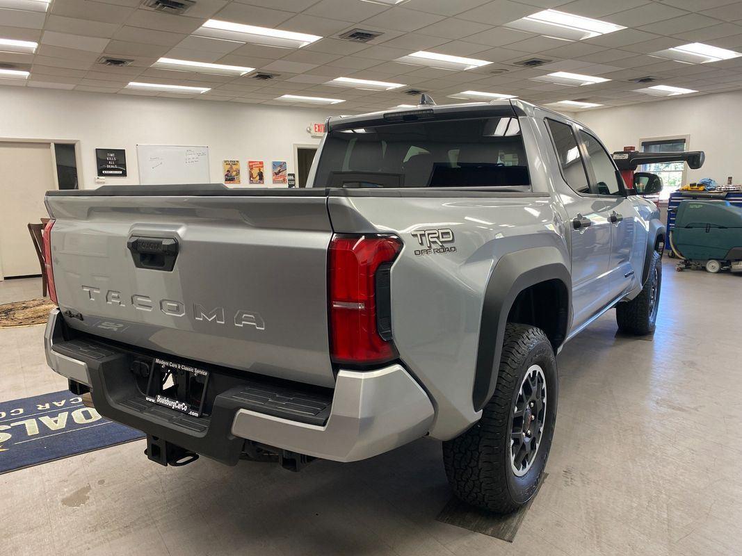 2025 Toyota Tacoma TRD photo 6