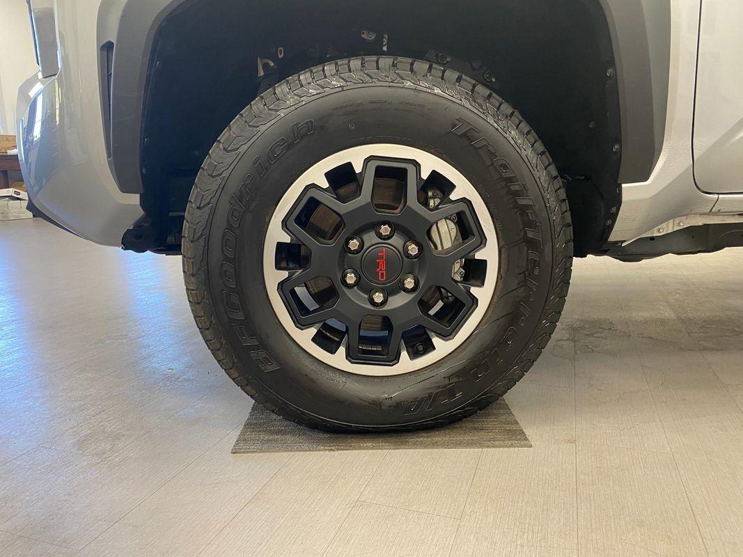 2025 Toyota Tacoma TRD photo 9