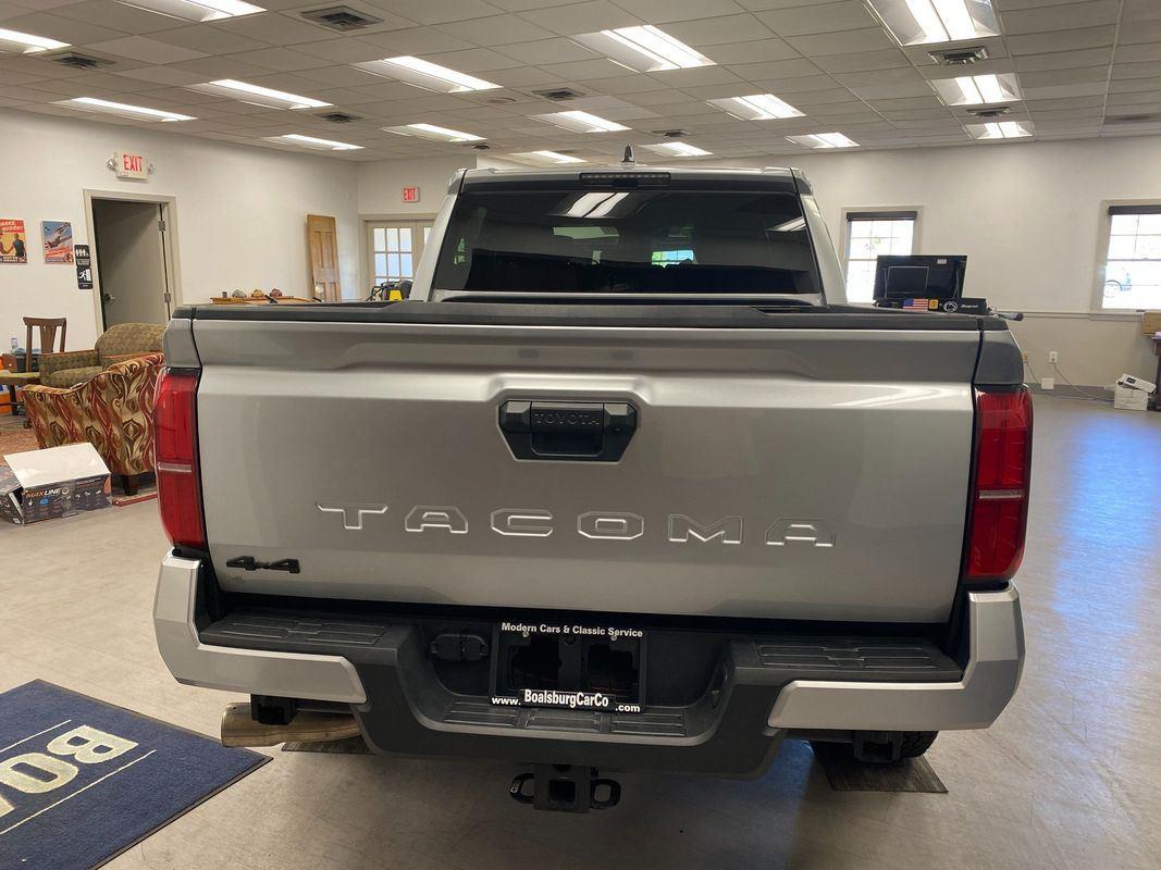 2025 Toyota Tacoma TRD photo 5