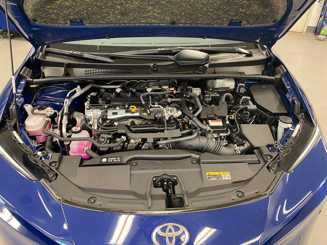 2025 Toyota Prius XLE photo 17