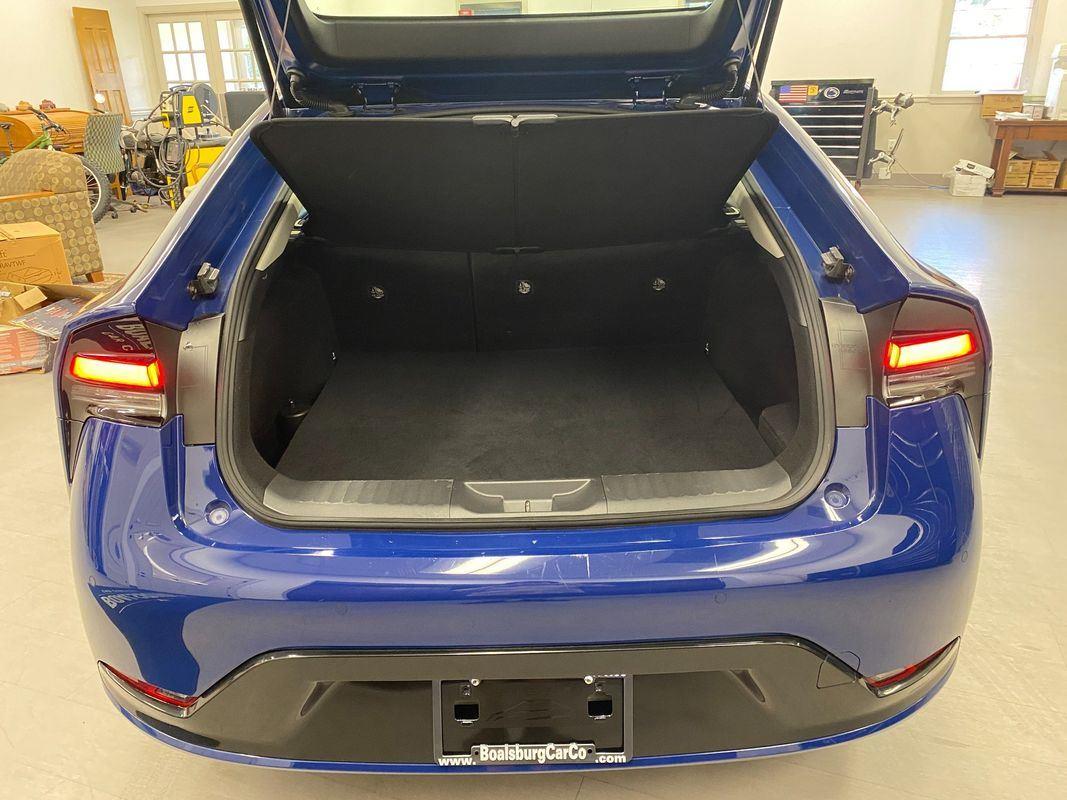 2025 Toyota Prius XLE photo 13