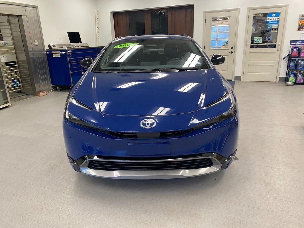 2025 Toyota Prius XLE photo 8