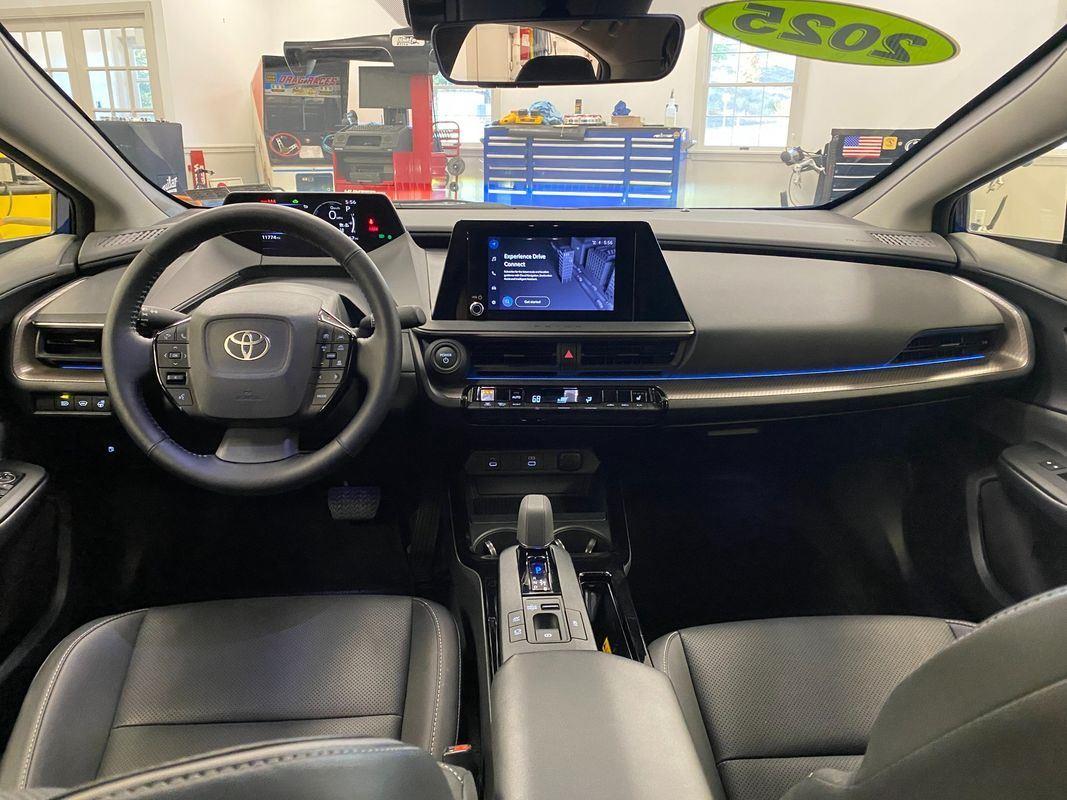 2025 Toyota Prius XLE photo 4