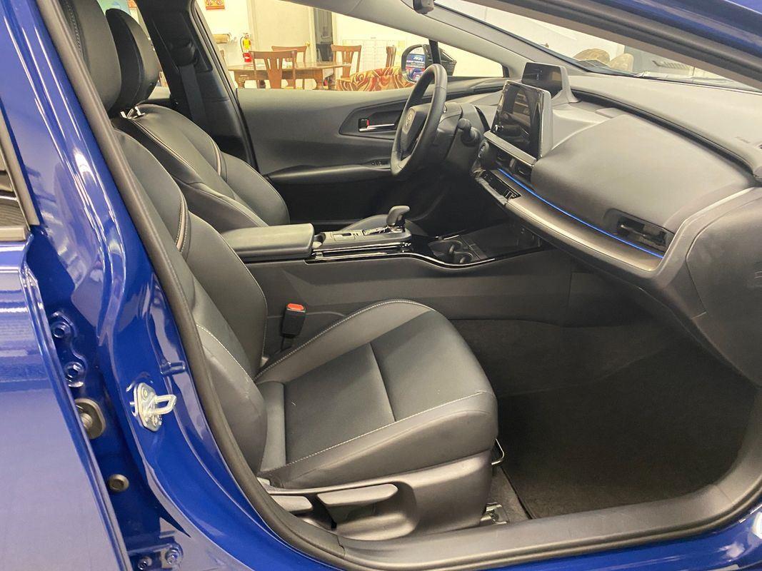 2025 Toyota Prius XLE photo 15
