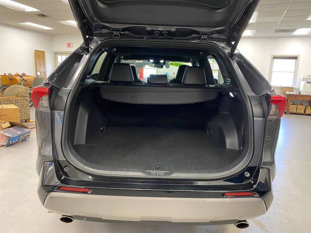 2024 Toyota RAV4 Hybrid XSE photo 13
