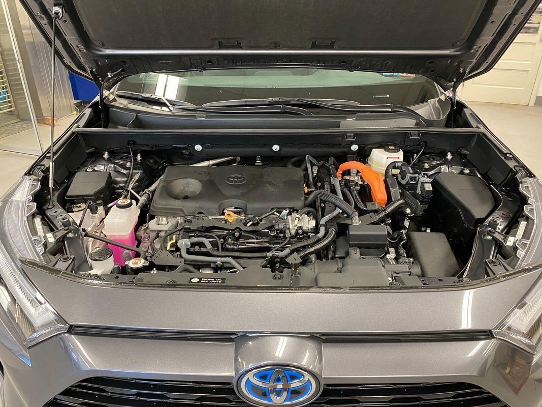 2024 Toyota RAV4 Hybrid XSE photo 17