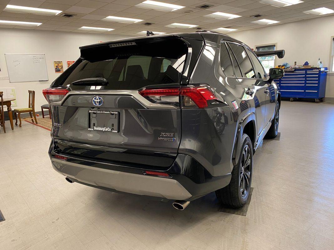 2024 Toyota RAV4 Hybrid XSE photo 6