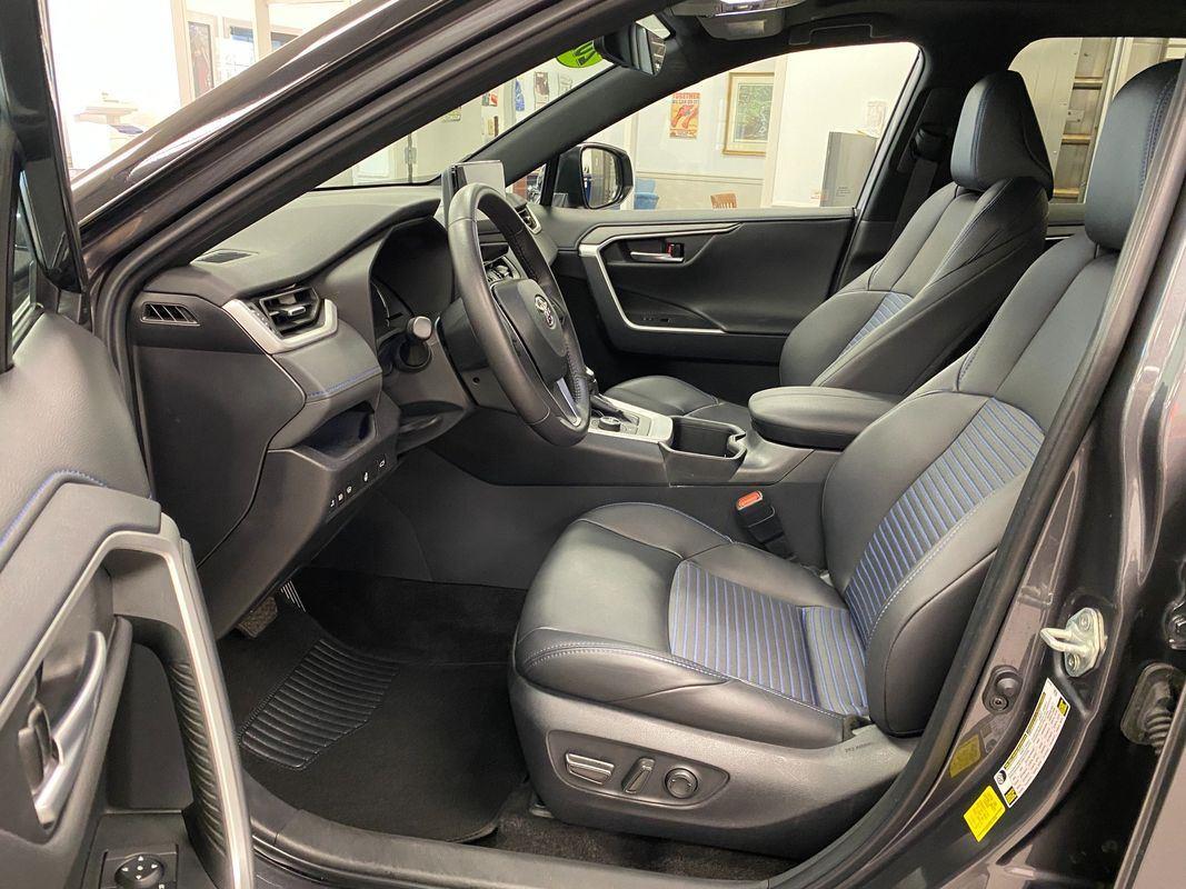 2024 Toyota RAV4 Hybrid XSE photo 10