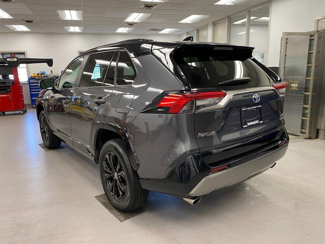2024 Toyota RAV4 Hybrid XSE photo 3