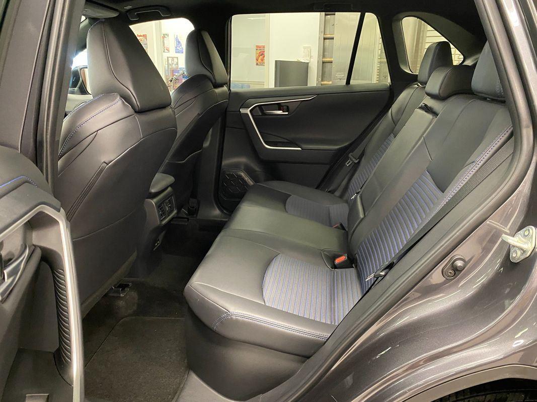 2024 Toyota RAV4 Hybrid XSE photo 12