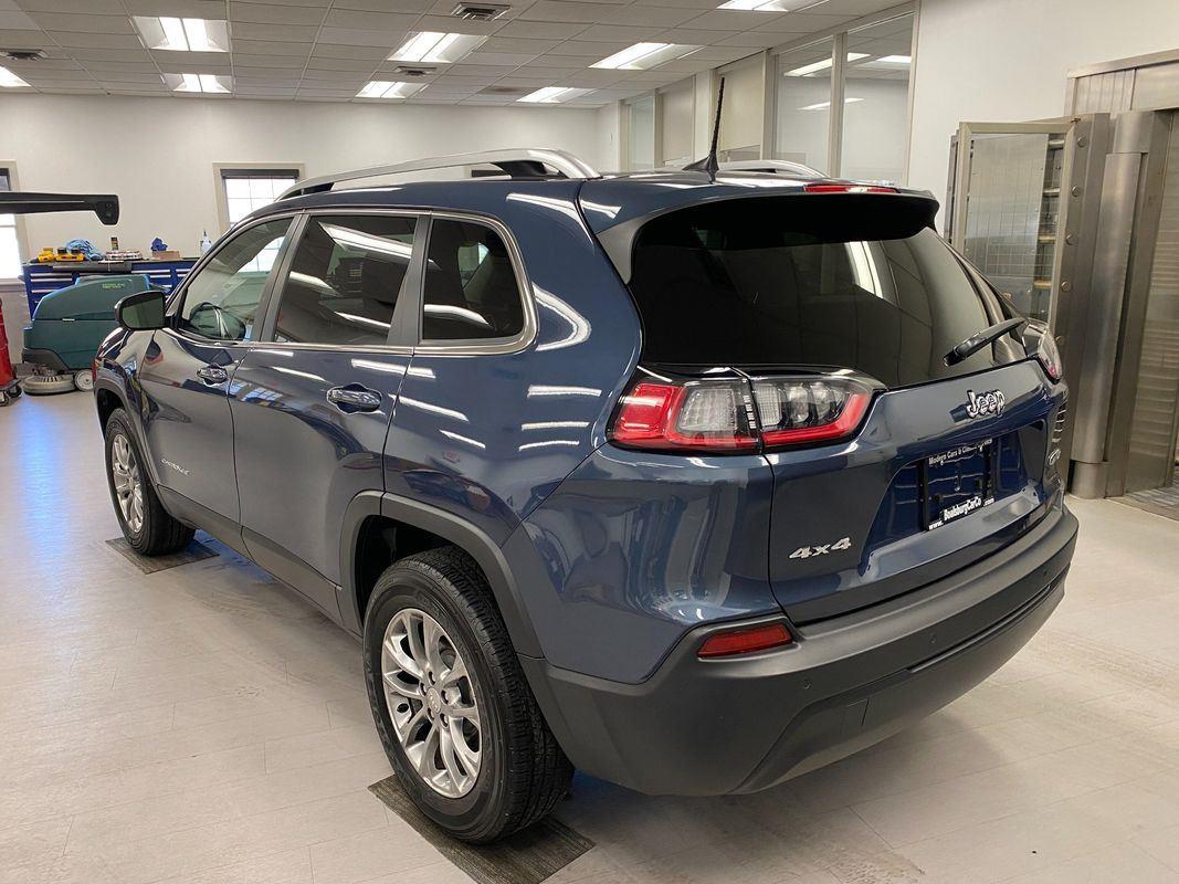 2019 Jeep Cherokee Latitude photo 3