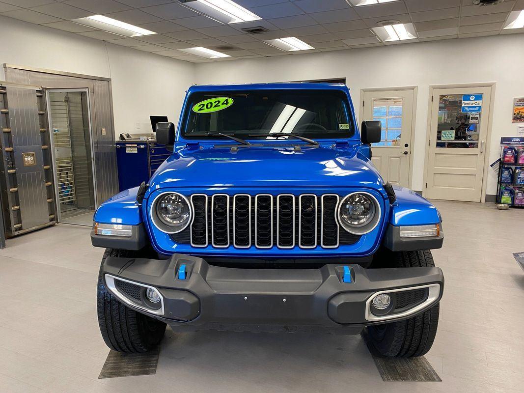 2024 Jeep Wrangler 4xe Sahara photo 4