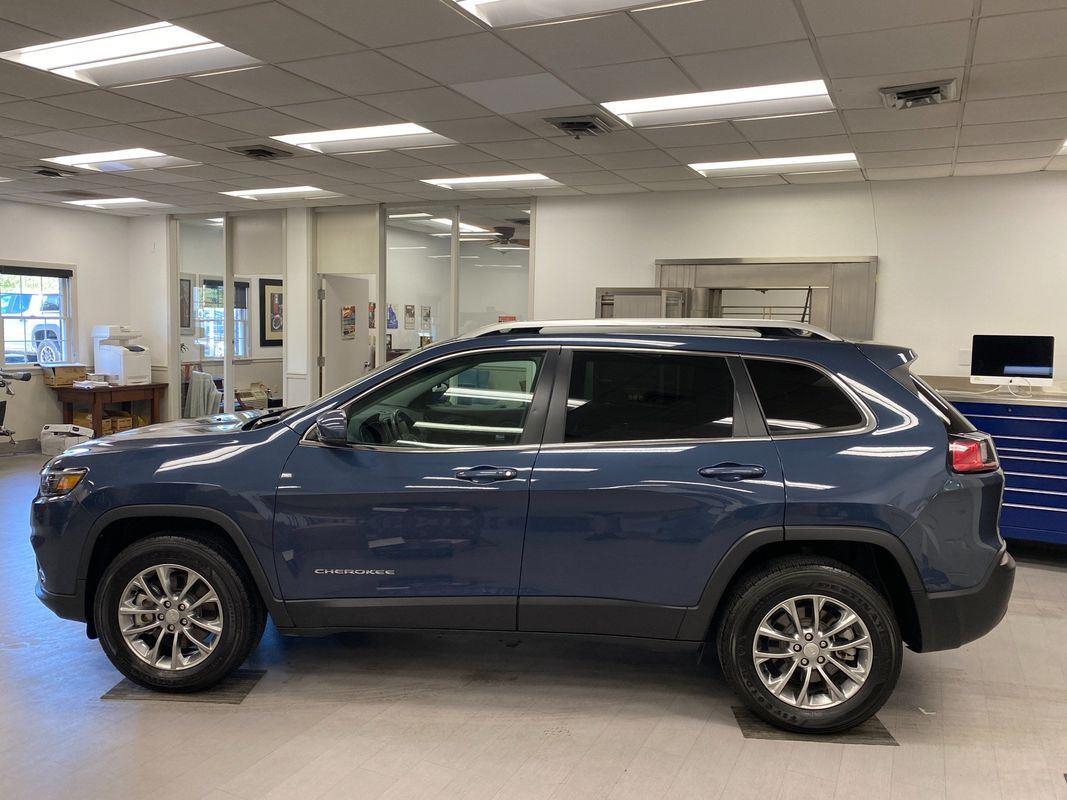 2019 Jeep Cherokee Latitude photo 2