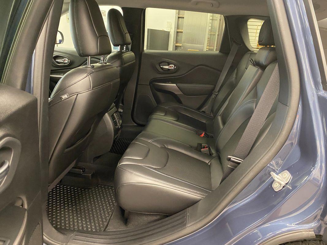 2019 Jeep Cherokee Latitude photo 12